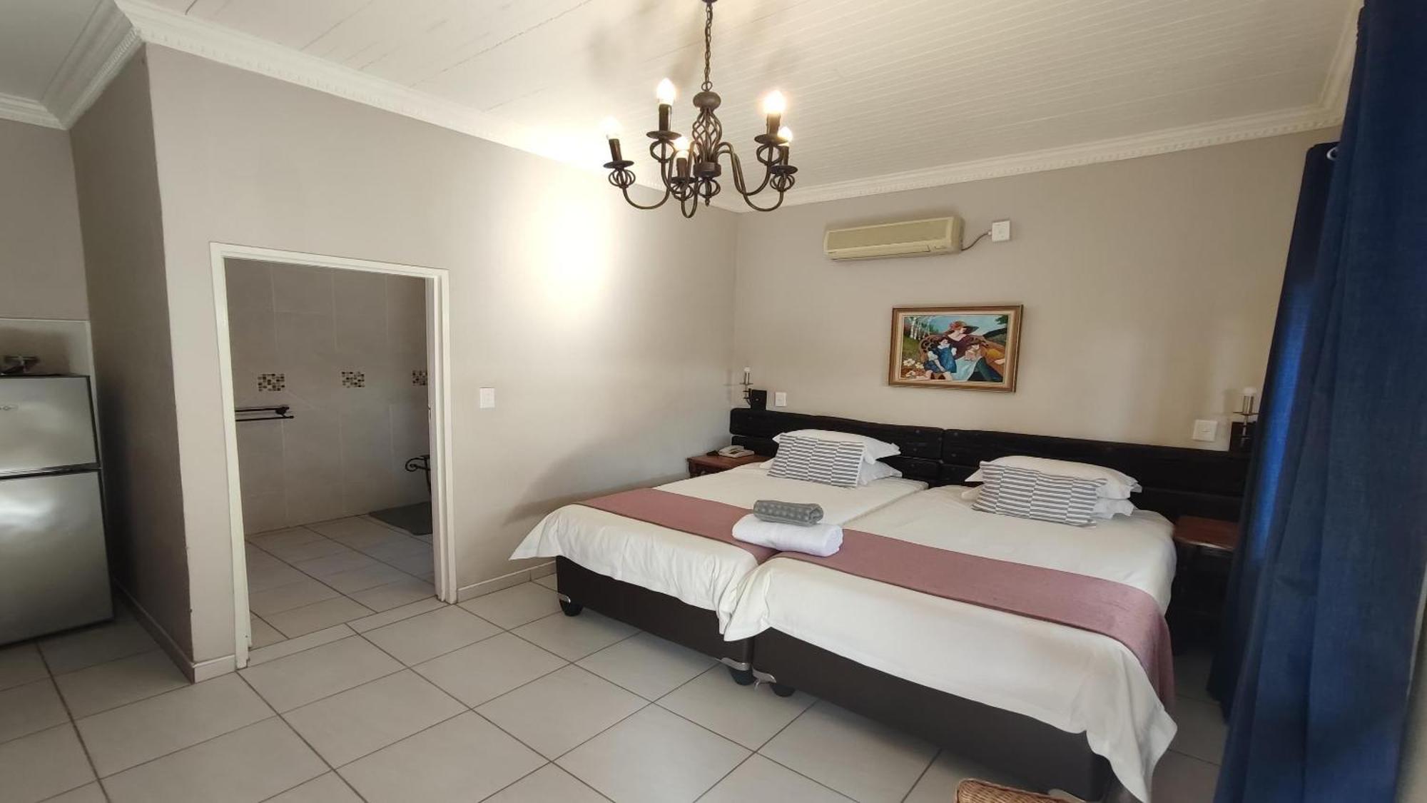 Bird'S Nest Guest House Keetmanshoop Zimmer foto